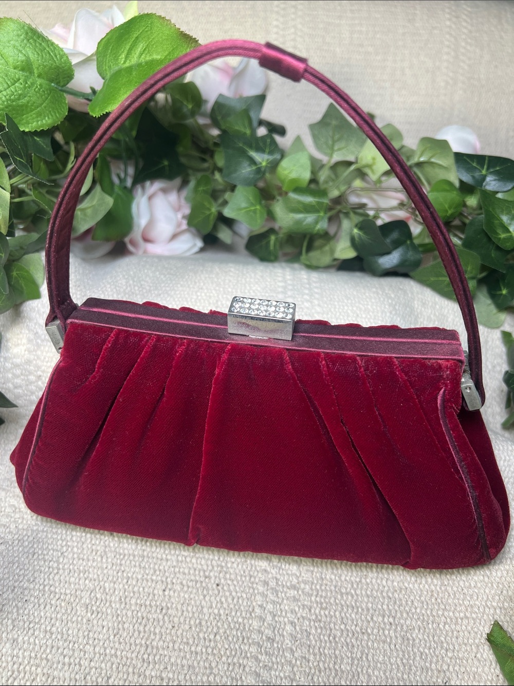 ❤️Vintage Red Velvet Evening Clutch Bag with Rhinestone Closure
